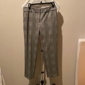 Black and white hounds tooth patterned pants
